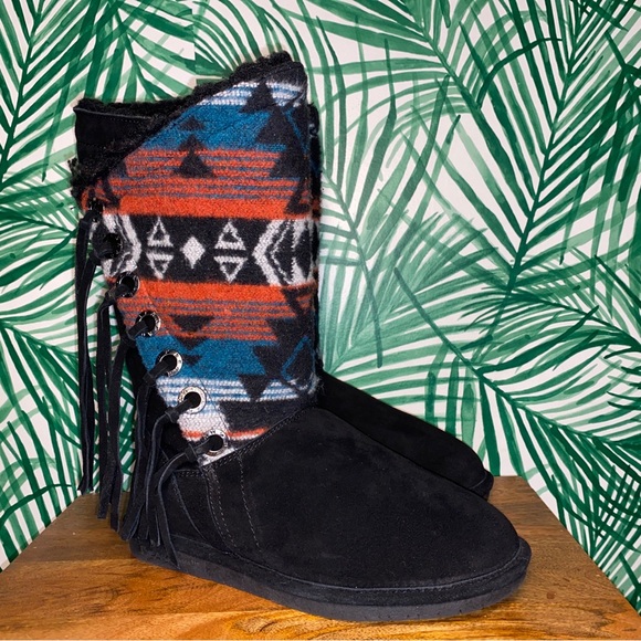 BearPaw Shoes - BearPaw Aztec Southwestern Black Suede Fringe Boots Women’s 10